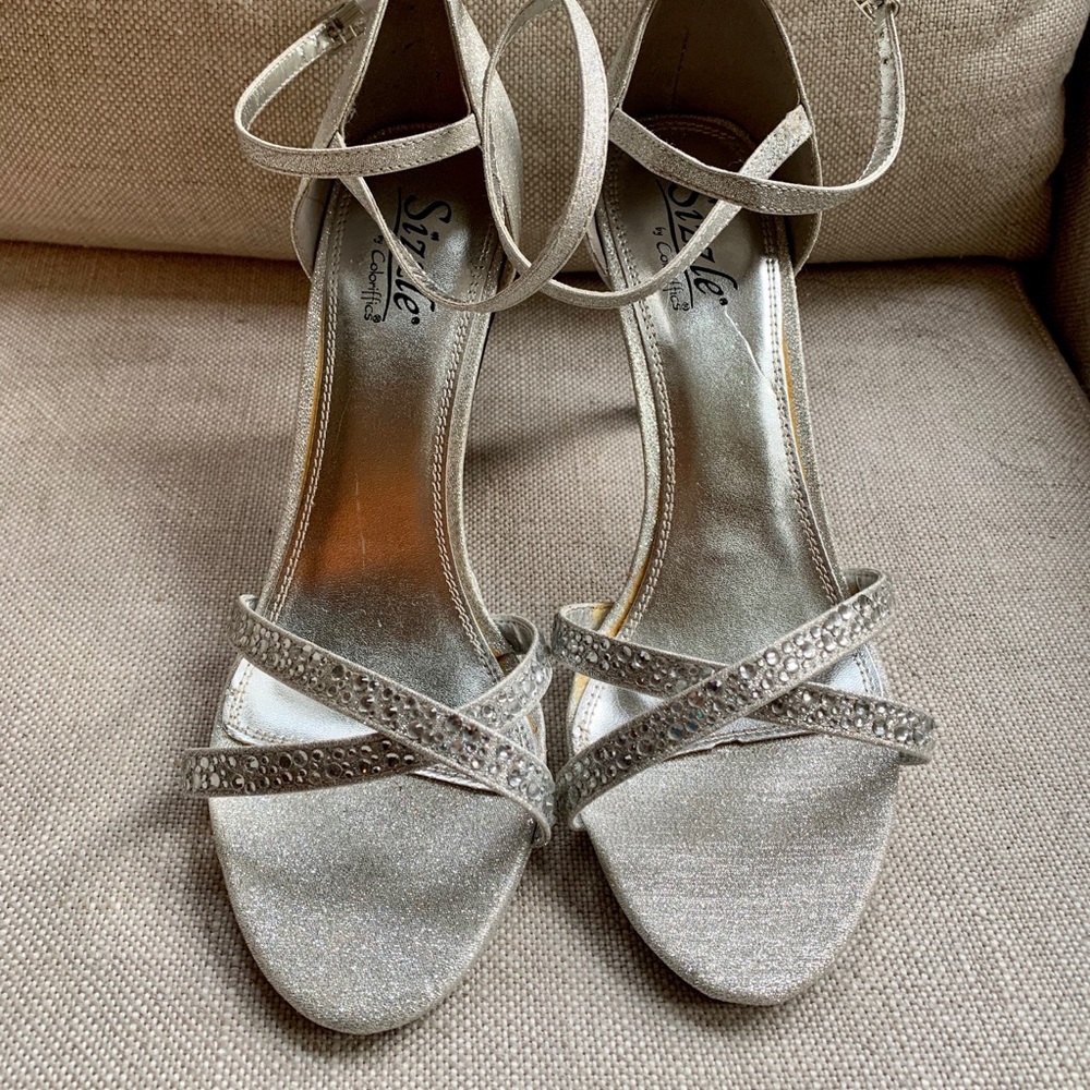 Sizzle by Colorific Heels - Picture 2 of 7
